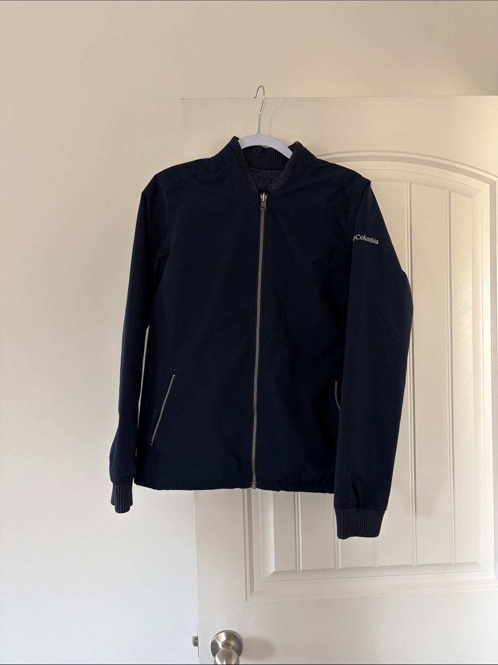 Columbia women’s Navy Zip-Up Bomber Jacket
